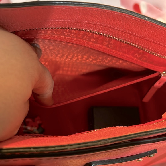 KateSpade Crossbody Satchel EUC with free #5 Necklace & Croc Keychain &  Stitch - Picture 10 of 11